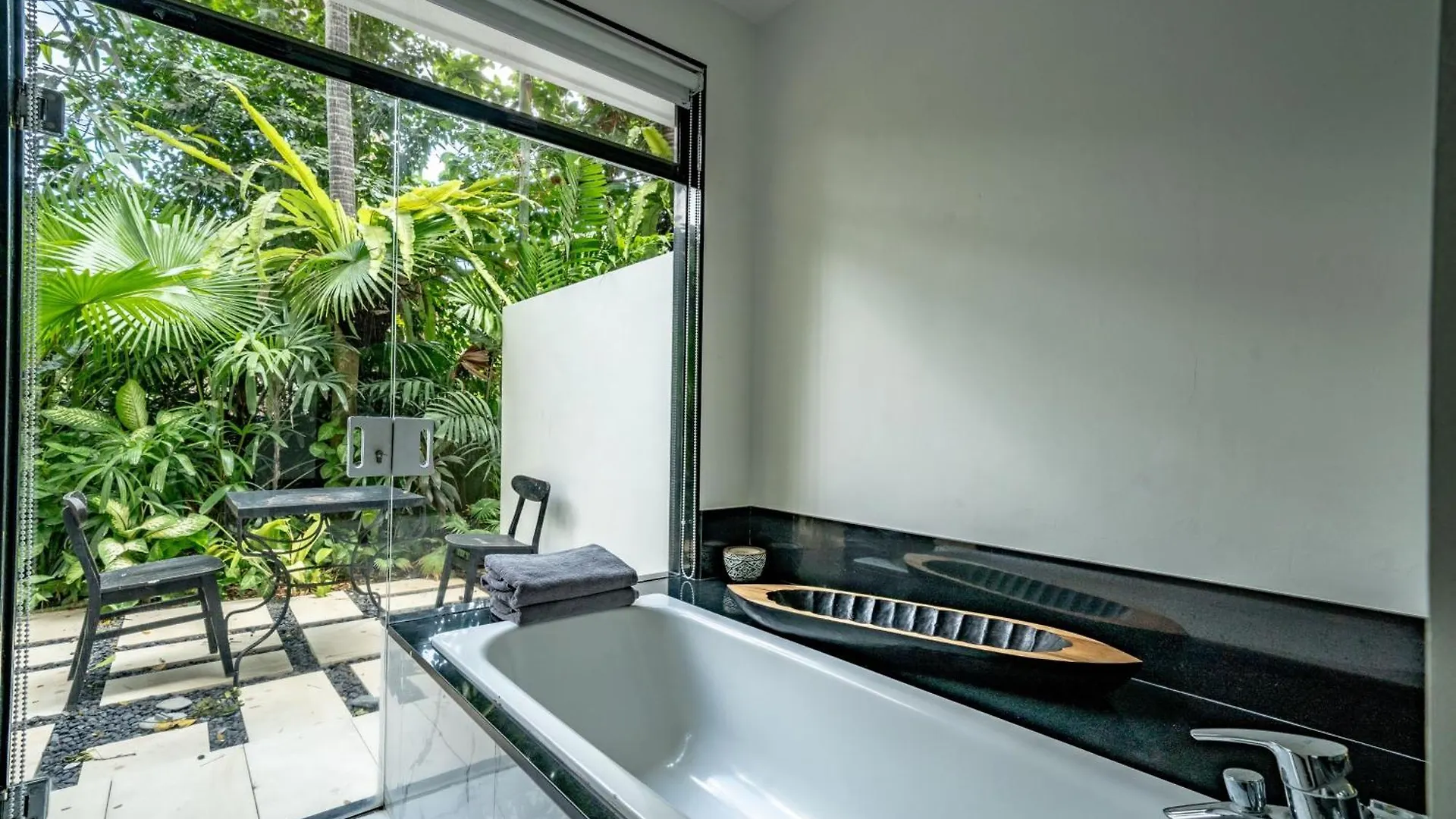 Martini Suite And Villa Kerobokan 5*,  Endonezya