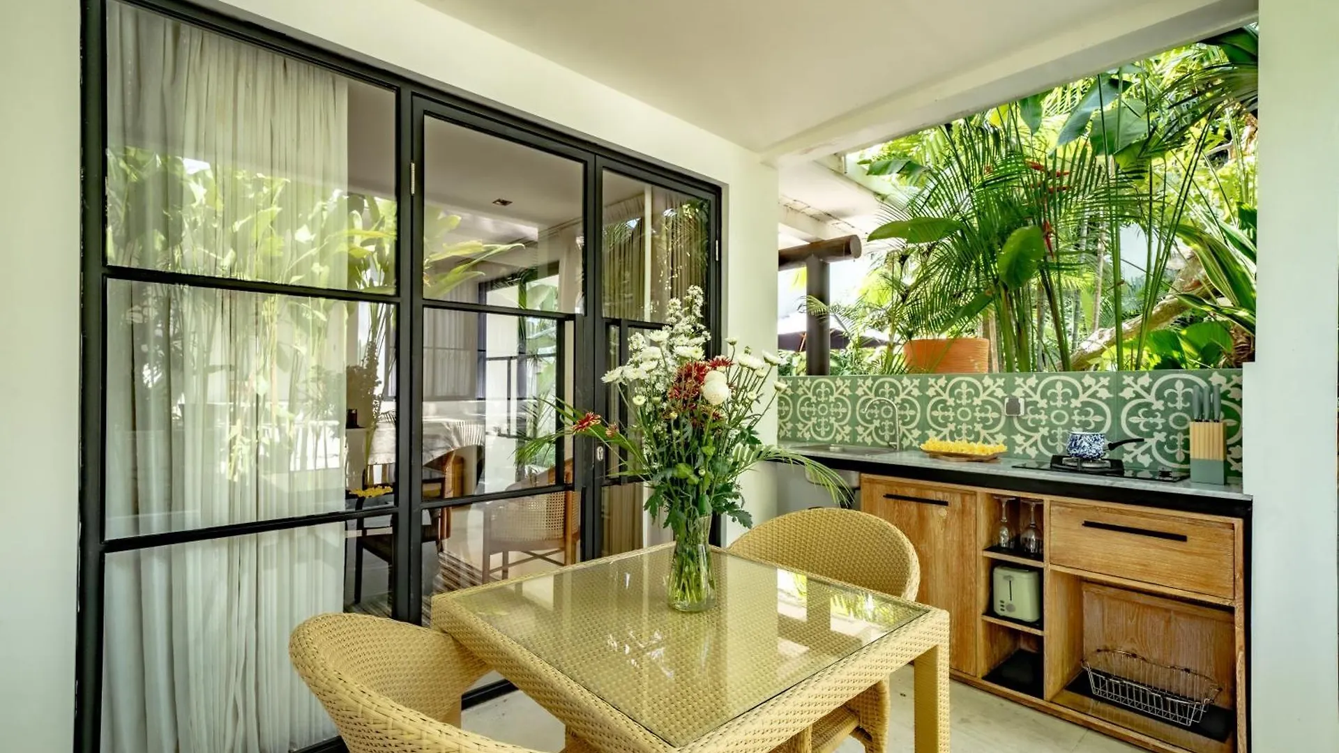 Martini Suite And Villa Kerobokan Endonezya