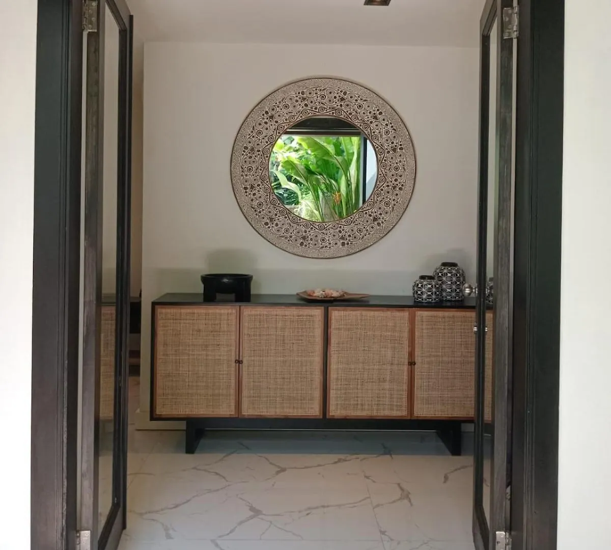 Martini Suite And Villa Kerobokan 5*,  Endonezya